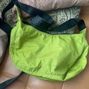 Green baggu medium crescent
